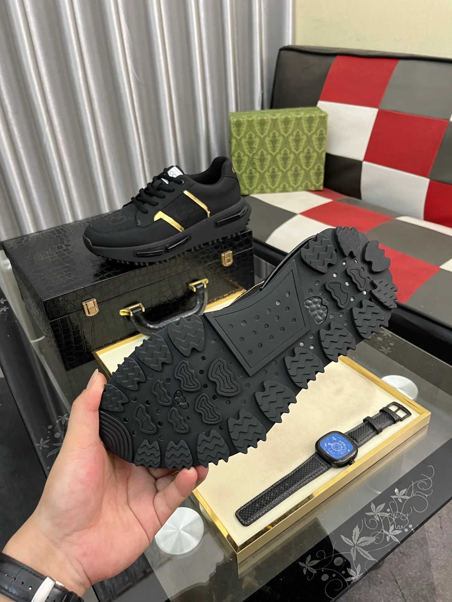 Men's Men's Shoes 💰458⌚️⌚️【GUCCI】Gucci men's latest white shoe series casual shoes! The official website is built 1:1. Upper: Made of imported cowhide, with electric embroidery ➕Inner lining: Made of high-quality first-layer pigskin, soft and comfortable. Picky material selection and exquisite workmanship give you the best enjoyment. Size: 38-44 yards, 4️⃣ colors available.